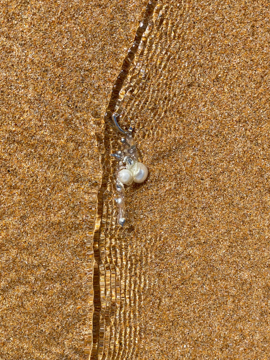 Dangling earring, Hammershark head